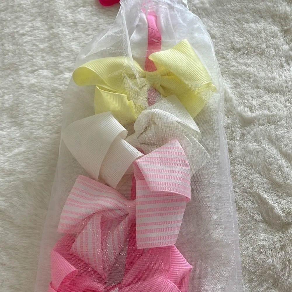 Pack of girls hair clips